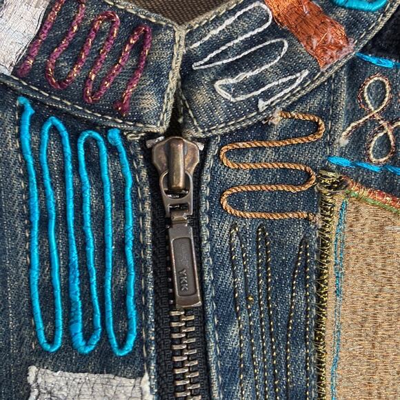 Chico Women Embroidered Embellished Denim Vest Size 0 - Picture 4 of 10